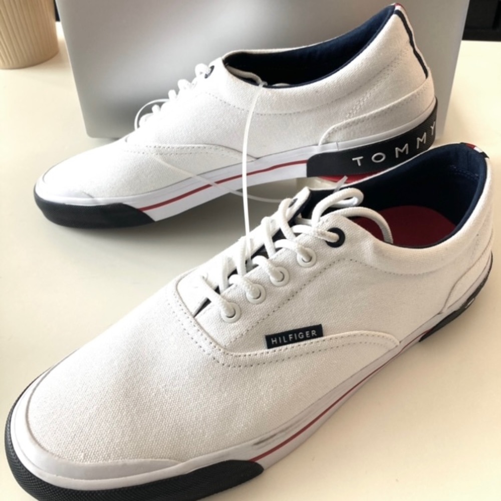 Tommy Hilfiger Sneaker_NWT